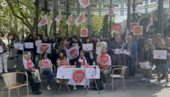 Stop Desahucios moviliza a Donostia para frenar el desahucio de una madre con cinco hijos promovido por Kutxabank
