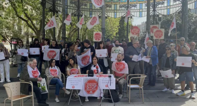Stop Desahucios moviliza a Donostia para frenar el desahucio de una madre con cinco hijos promovido por Kutxabank