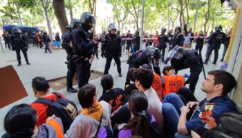 El fondo de inversión New Amsterdam Developers (NAD) desahucia finalmente a Olalla y a sus 3 hijos gracias a un amplio dispositivo policial y pese a la resistencia del movimiento por la vivienda