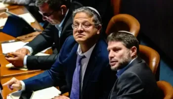 La Haya contra la impunidad: Fiscales piden arresto secreto para Smotrich, Ben Gvir y Strock por apartheid y crímenes de colonos, pero Netanyahu y su gabinete responden con más destrucción