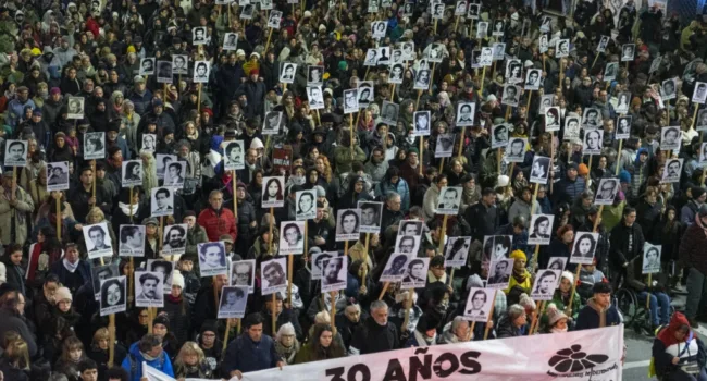 31ª Marcha del Silencio: uruguayos exigen justicia por desaparecidos de la dictadura