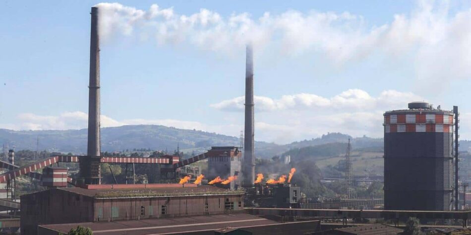 Ecologistas en Acción sigue presionando a ArcelorMittal para que descarbonice y detoxifique su producción garantizando empleos de calidad