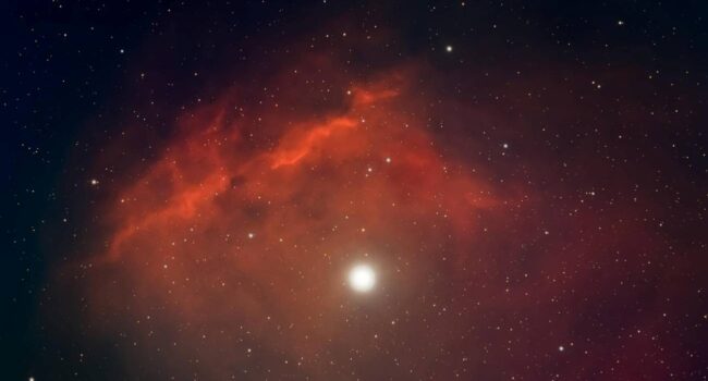 Así es cómo se forma el polvo cósmico de las estrellas gigantes rojas