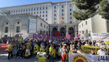Más de medio millar de personas exigen en Madrid el cumplimiento del calendario de cierre nuclear