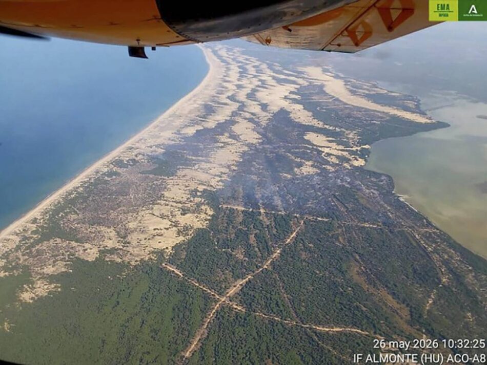 El fuego afecta a las dunas y corrales de Marismillas en Doñana, zonas de gran valor ecológico