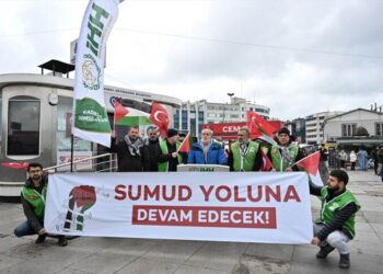Manifestación en Estambul condena ataque a flotilla rumbo a Gaza