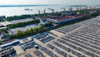 China elige España como su gran centro de producción de coches para Europa en lo que supone el inicio de una alianza estratégica más amplia y a largo plazo