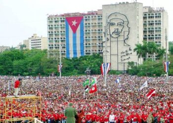 Fidel: “Jamás un pueblo tuvo cosas tan sagradas que defender”