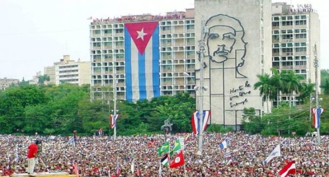 Fidel: “Jamás un pueblo tuvo cosas tan sagradas que defender”