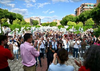 Antonio Maíllo acusa a Moreno Bonilla en Córdoba de “mentir tres veces” sobre el escándalo del cribado de cáncer de mama