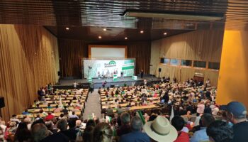 Maíllo asegura ante más de mil personas en Málaga que Moreno Bonilla “está perdiendo” y que por esto juega “tan sucio”