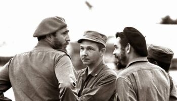 IU condena la imputación de EEUU a Raúl Castro y sus amenazas de agresión contra Cuba, exige el fin del bloqueo y que el extremista Trump cese su violación al Derecho internacional
