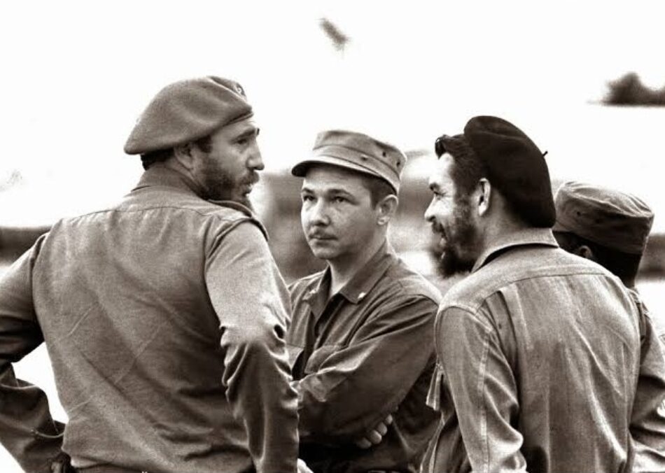 IU condena la imputación de EEUU a Raúl Castro y sus amenazas de agresión contra Cuba, exige el fin del bloqueo y que el extremista Trump cese su violación al Derecho internacional