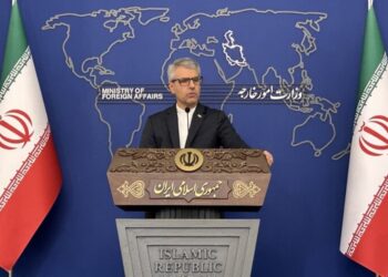 Irán afirma que las negociaciones con EEUU siguen bajo revisión