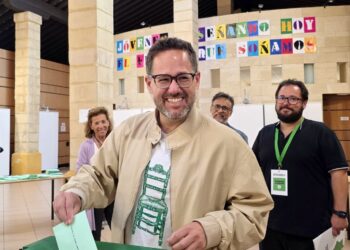 García: «Llamamos a que la gente vote en defensa propia, por la clase trabajadora, por el pueblo andaluz y por la gente normal y corriente»