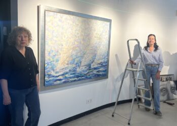 Una muestra de arte femenino con 50 obras busca sensibilizar sobre la salud visual