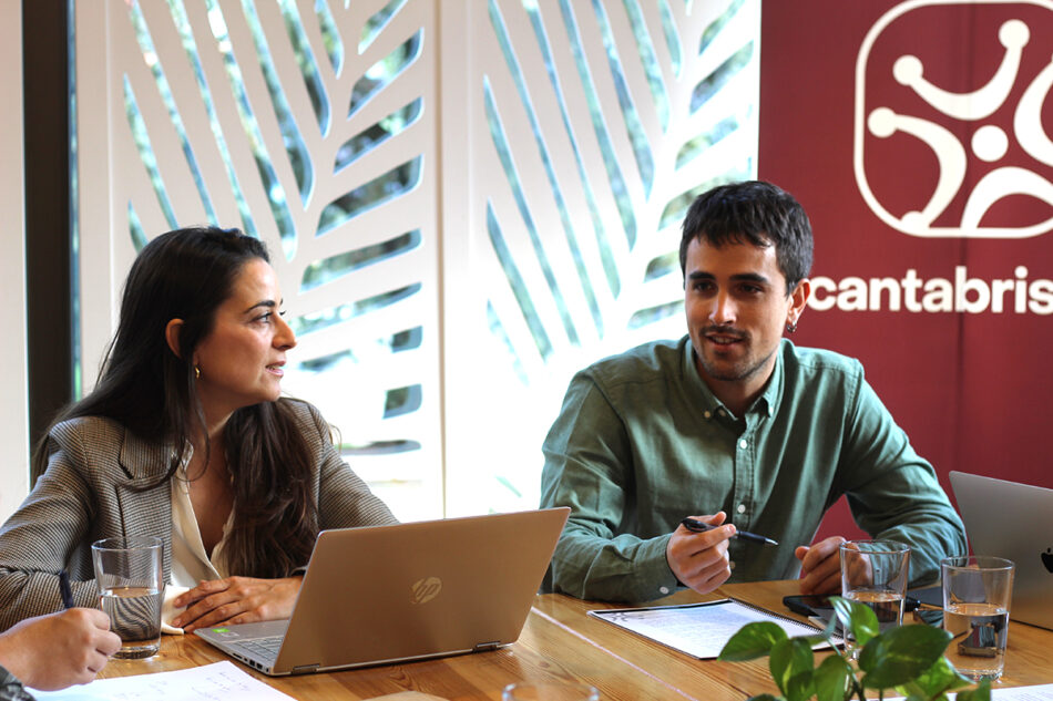 Cantabristas alerta de que el adelanto de matriculación de FP a distancia “dejará fuera a centenares de personas”