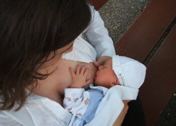 La depresión mayor afecta a una de cada 15 mujeres tras el parto, según un análisis global