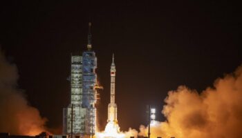 La misión china Shenzhou-23 parte hacia la estación espacial Tiangong