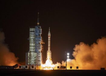 La misión china Shenzhou-23 parte hacia la estación espacial Tiangong