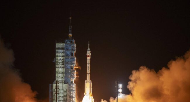 La misión china Shenzhou-23 parte hacia la estación espacial Tiangong