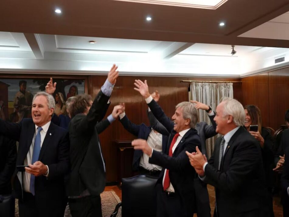 Gobierno Milei festeja nuevo préstamo del FMI