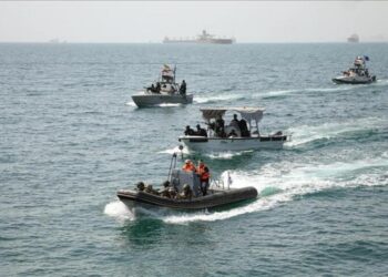 Irán exige autorización previa a los buques para cruzar Ormuz