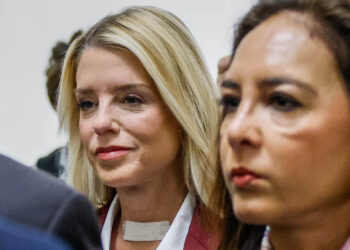 La exfiscal General defiende su gestión en el Congreso de EEUU