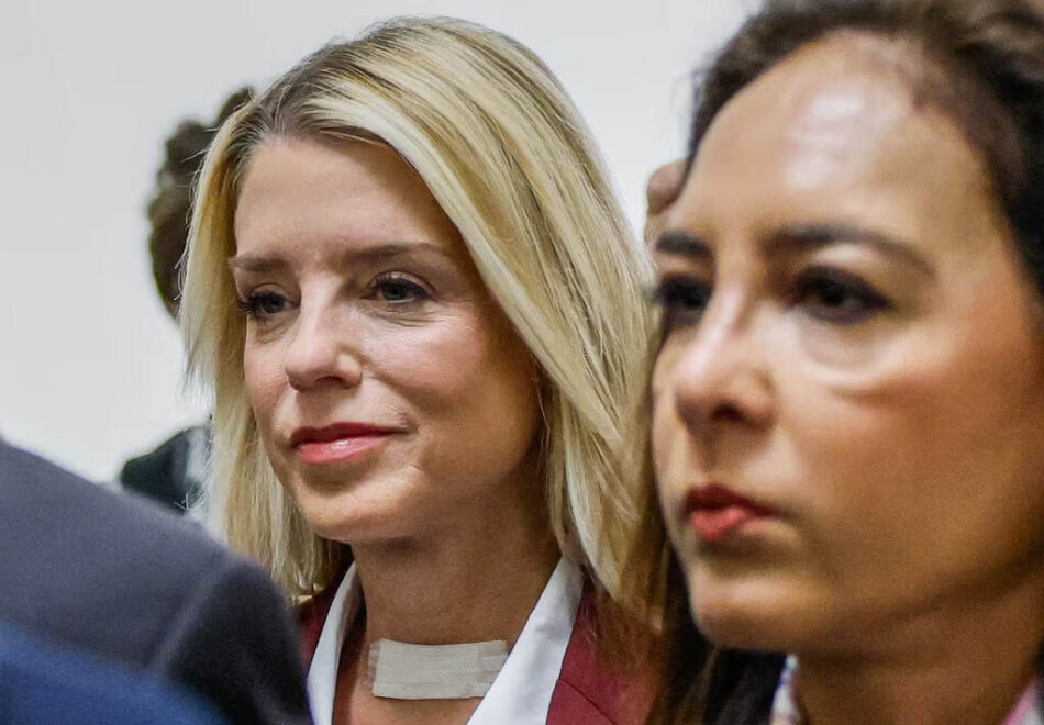 La exfiscal General defiende su gestión en el Congreso de EEUU
