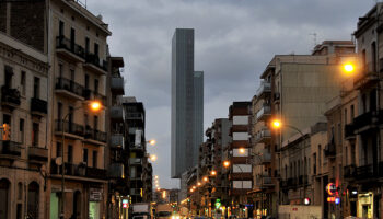 El incumplimiento de vivienda protegida en el 22@ aboca a Ivan a un desahucio
