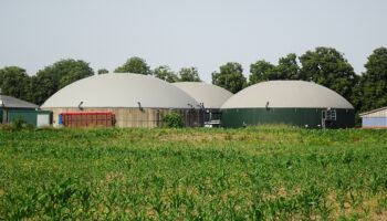 El proyecto de la planta de biogás de A Laracha desata el rechazo social por su potencial impacto negativo sobre la salud pública y el río Anllóns