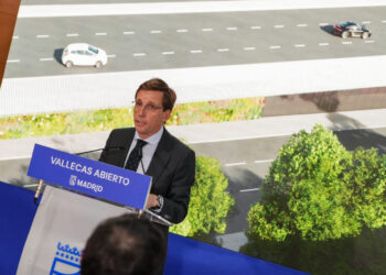 Asociaciones vecinales rechazan el «parche» para el scalextric de Puente de Vallecas que propone Almeida e insisten en su desmontaje