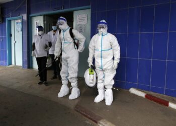Sanidad considera muy bajo el riesgo de ébola en España y en viajeros a zonas afectadas