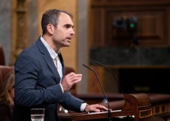 Toni Valero denuncia que PP y Vox están “a la orden de grandes rentistas de la vivienda” y les acusa de aplicar el “sadismo social” cuando “votaron en contra de la prórroga de los alquileres”