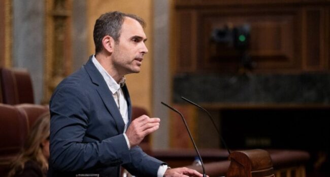 Toni Valero denuncia que PP y Vox están “a la orden de grandes rentistas de la vivienda” y les acusa de aplicar el “sadismo social” cuando “votaron en contra de la prórroga de los alquileres”