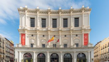 El coro del Teatro Real denuncia 16 años de parálisis salarial y una brecha de 20.000€ con otros grandes teatros