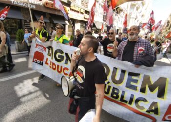 CGT Ensenyament anima a todo el profesorado a secundar la huelga indefinida por una educación pública y de calidad
