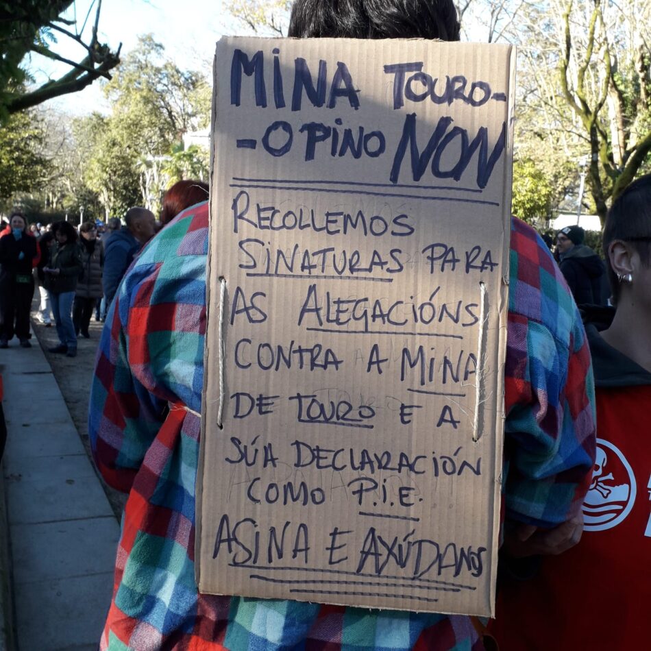 A administración empeza a comunicar a denegación de recoñecemento como parte intersada ao proxecto da mina de Touro