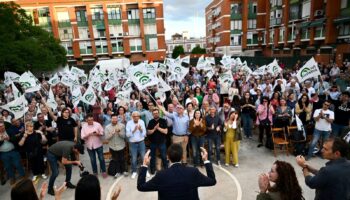 Maíllo insta a Juanma Moreno a decir «la verdad» sobre los cribados de cáncer durante su cierre de campaña
