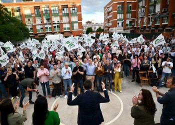 Maíllo insta a Juanma Moreno a decir «la verdad» sobre los cribados de cáncer durante su cierre de campaña