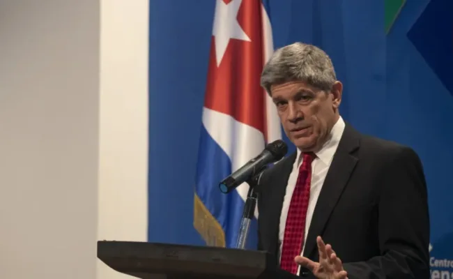 «Acto canalla»: vicecanciller cubano denuncia campaña difamatoria de EE.UU. contra general de ejército Raúl Castro