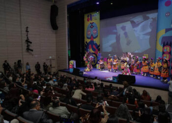 Petro clausura el Congreso Artes para la Paz reivindicando el esfuerzo por extender la cultura entre los más jóvenes