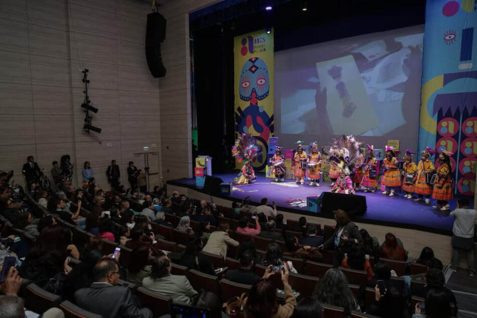 Petro clausura el Congreso Artes para la Paz reivindicando el esfuerzo por extender la cultura entre los más jóvenes