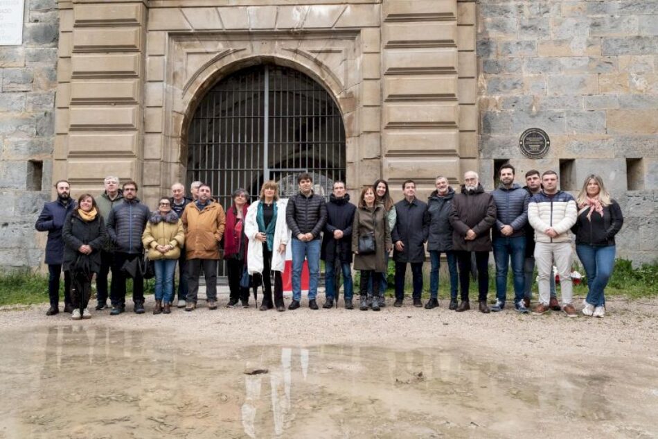 Geroa Bai reivindica en el Fuerte de San Cristobal el compromiso con la memoria y el reconocimiento a las víctimas del franquismo