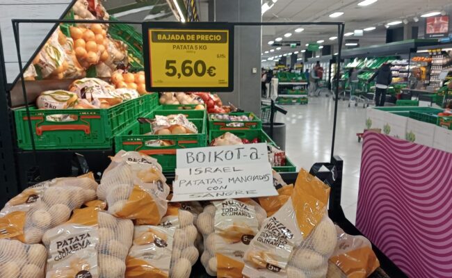 Cientos de colectivos sociales exigen a Mercadona el fin de la venta de productos de Israel