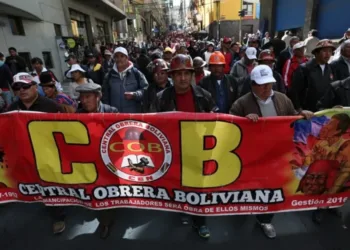 Central Obrera Boliviana (COB) condiciona diálogo a anulación de aprehensiones y ordena paso humanitario en bloqueos
