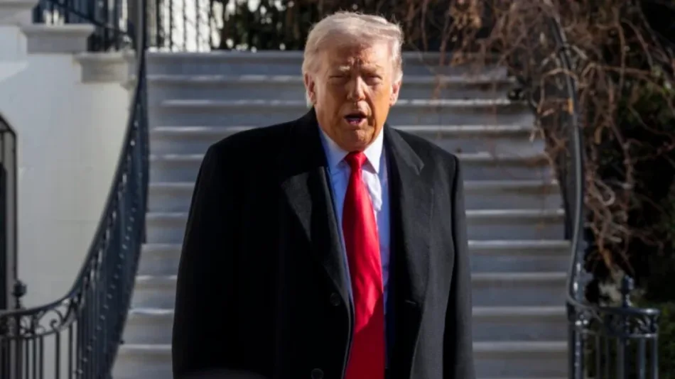 Trump suspende ataque contra Irán pero amenaza con más agresión