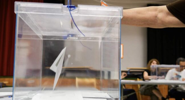 La participación sube hasta los 3.395.795 de votantes en Andalucía a las 18:00, un 7,64% más que en 2022