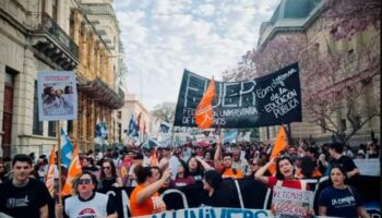 Prevén marchas masivas por la universidad pública en toda Argentina