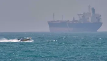 Irán estudia respuesta estadounidense y alerta que misión de Trump en Ormuz viola tregua